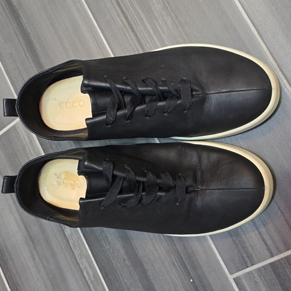 Ecco leather sneakers size 42 (fits US11) - Picture 5 of 5